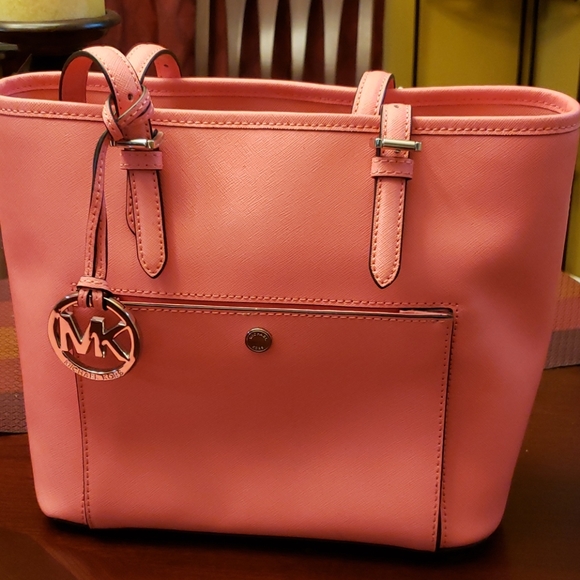 Michael Kors Handbags - Michael Kors Jet Set handbag